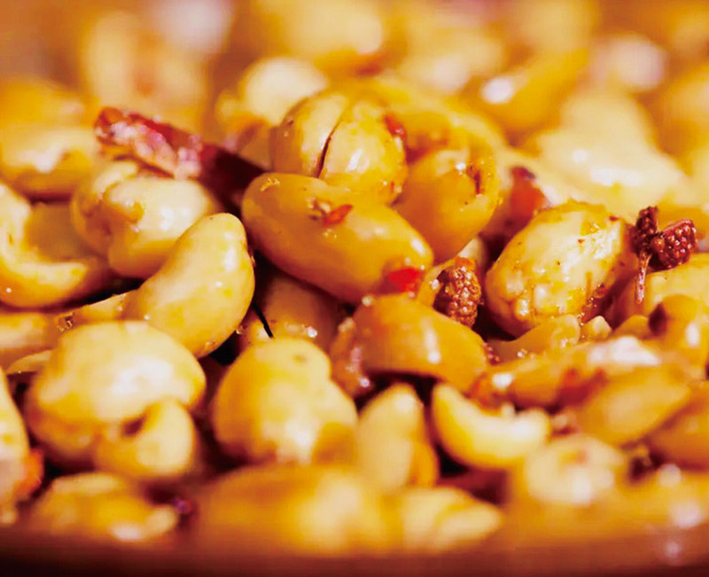 649期｜萬素茹易——麻辣花生／多多(標題圖檔)